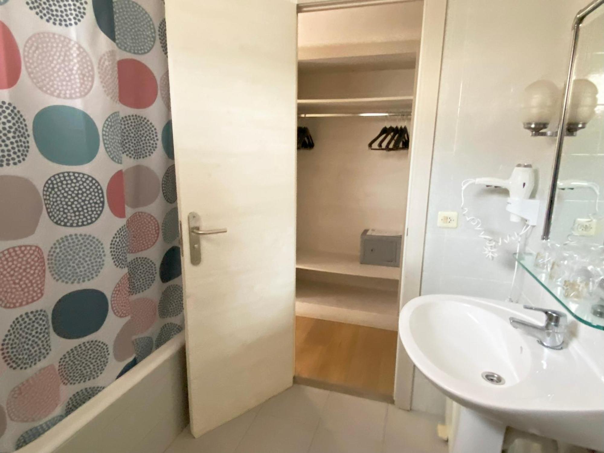 Hotel Medium Montecarlo Palafrugell Rom bilde