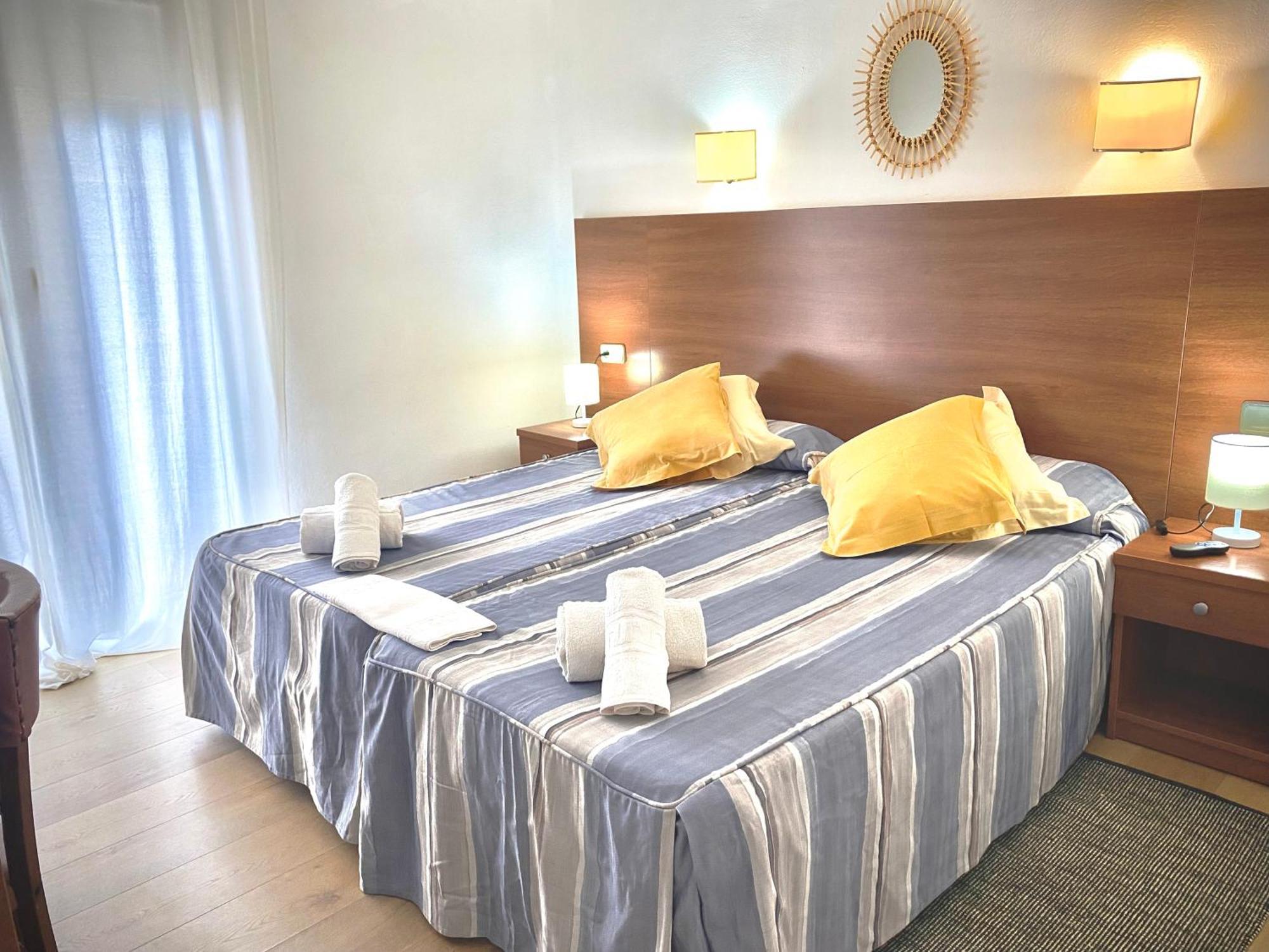 Hotel Medium Montecarlo Palafrugell Rom bilde